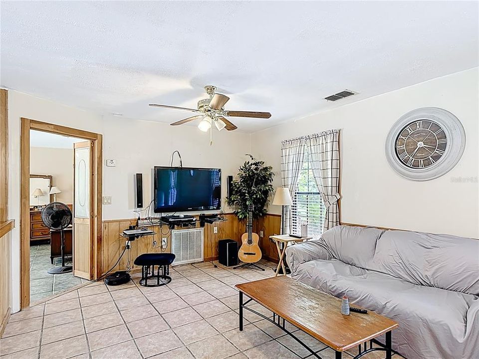 For Sale: $440,000 (4 beds, 3 baths, 2292 Square Feet)