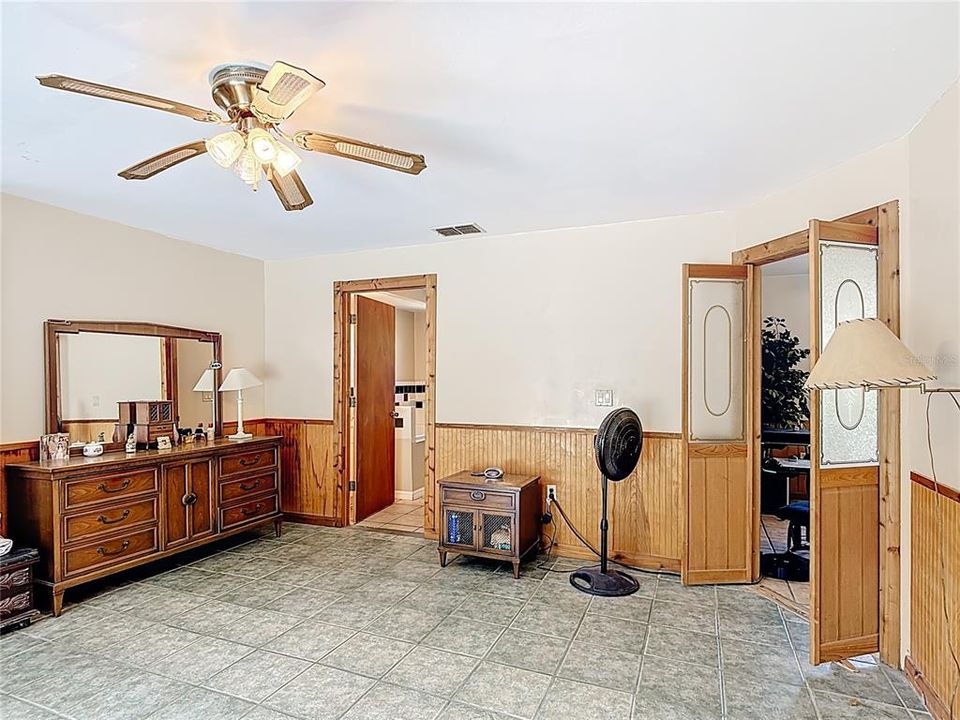 For Sale: $440,000 (4 beds, 3 baths, 2292 Square Feet)