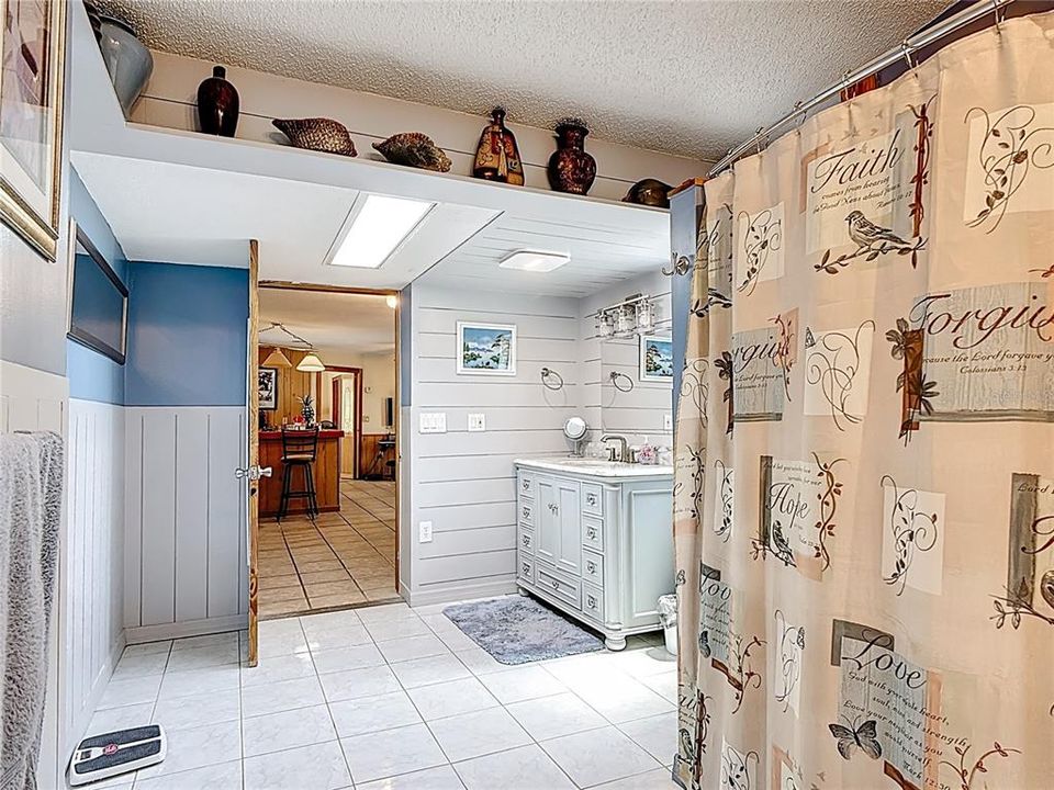 For Sale: $440,000 (4 beds, 3 baths, 2292 Square Feet)