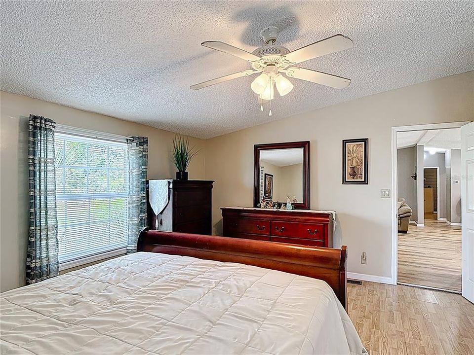 For Sale: $440,000 (4 beds, 3 baths, 2292 Square Feet)