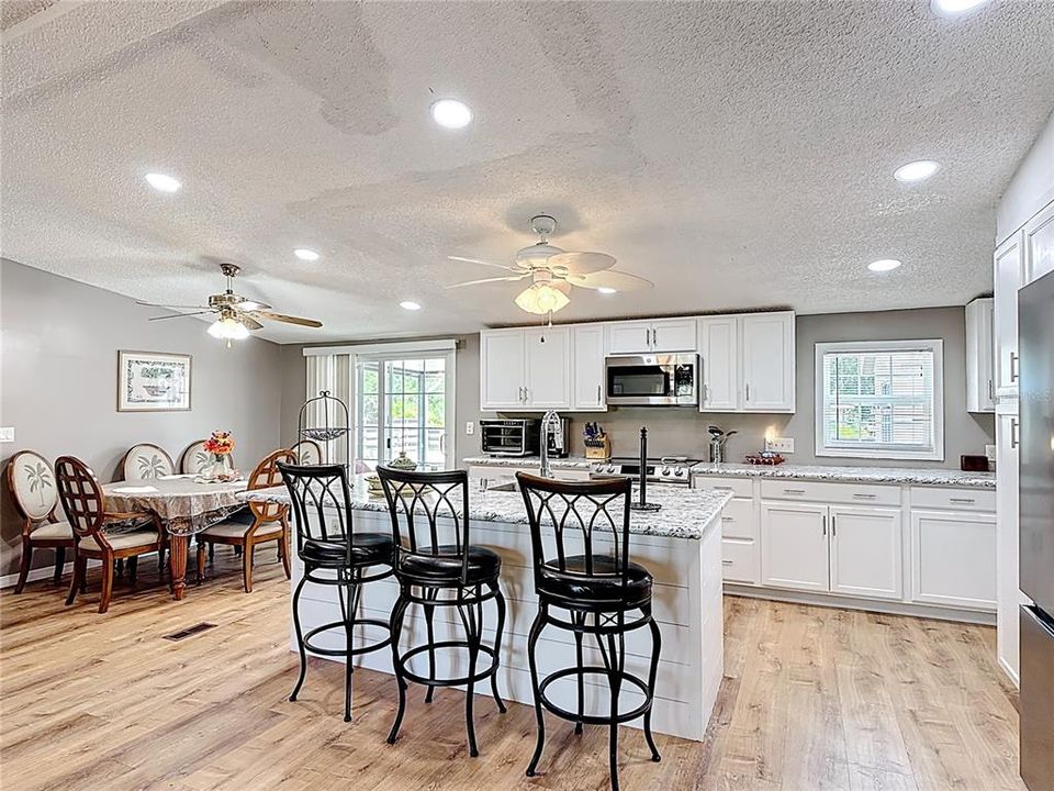 For Sale: $440,000 (4 beds, 3 baths, 2292 Square Feet)