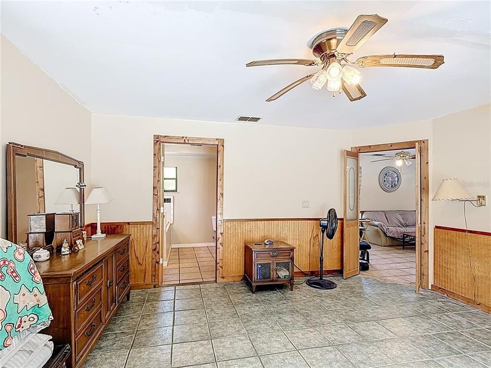 For Sale: $440,000 (4 beds, 3 baths, 2292 Square Feet)