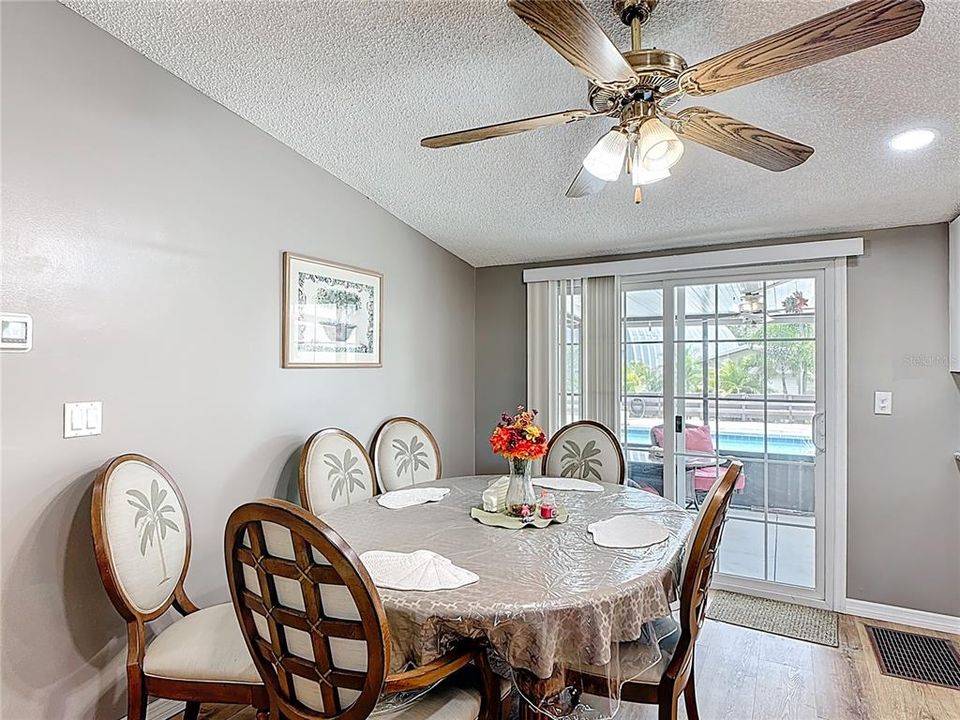 For Sale: $440,000 (4 beds, 3 baths, 2292 Square Feet)