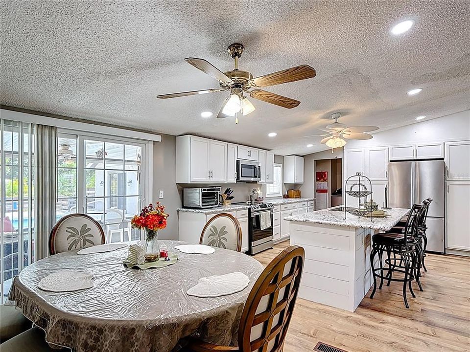 For Sale: $440,000 (4 beds, 3 baths, 2292 Square Feet)