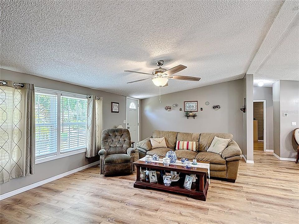 For Sale: $440,000 (4 beds, 3 baths, 2292 Square Feet)