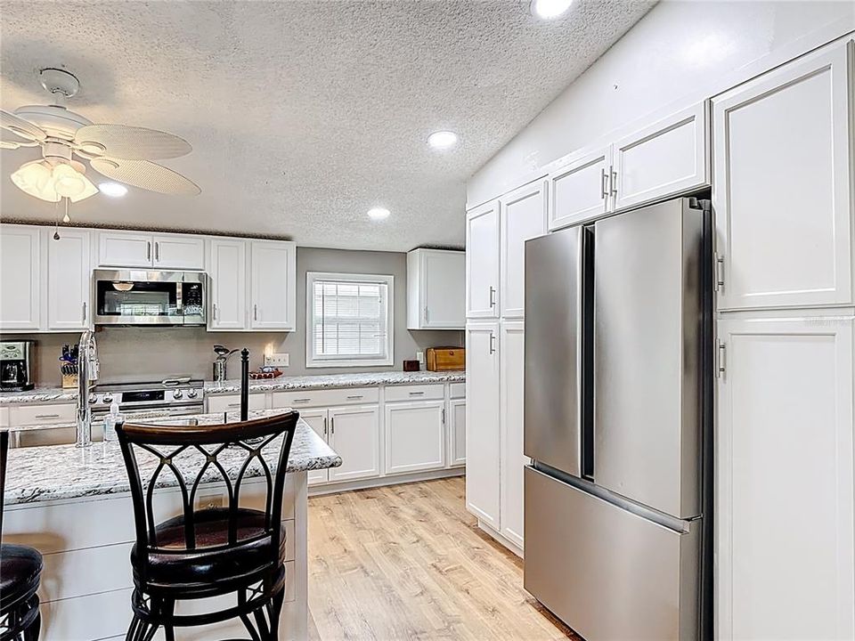 For Sale: $440,000 (4 beds, 3 baths, 2292 Square Feet)