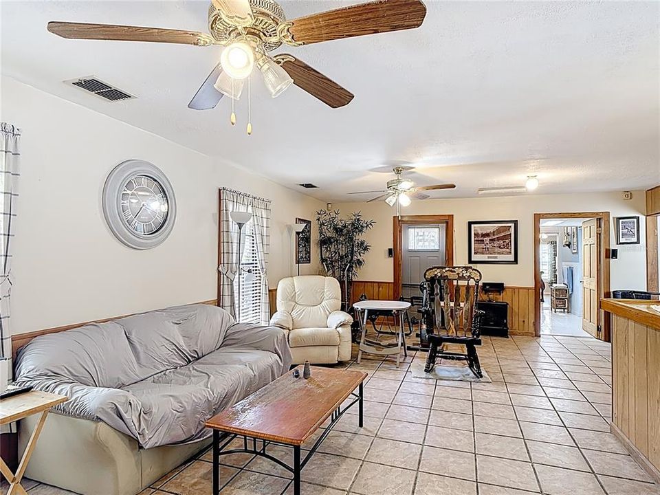 For Sale: $440,000 (4 beds, 3 baths, 2292 Square Feet)