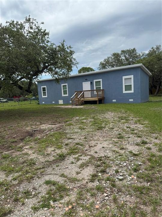 Active With Contract: $164,999 (3 beds, 2 baths, 784 Square Feet)