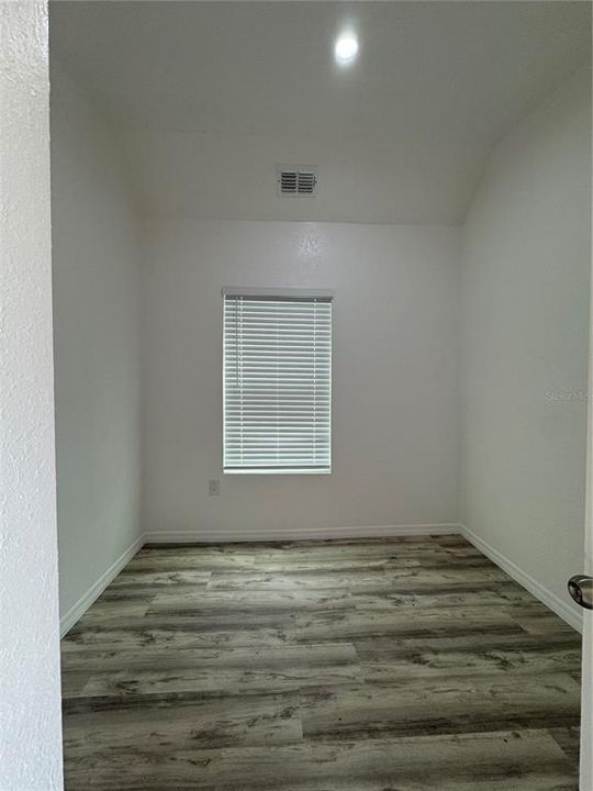 Active With Contract: $164,999 (3 beds, 2 baths, 784 Square Feet)