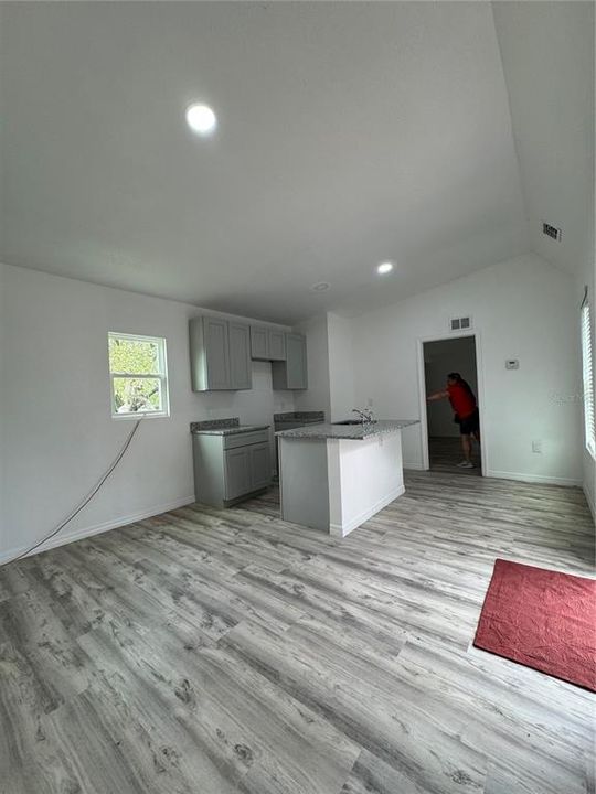 Active With Contract: $164,999 (3 beds, 2 baths, 784 Square Feet)