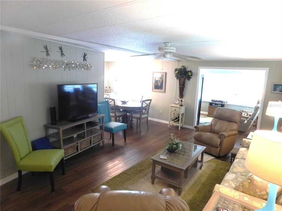 Active With Contract: $119,000 (2 beds, 2 baths, 1312 Square Feet)