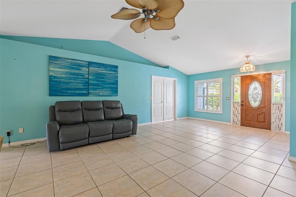 Active With Contract: $344,900 (3 beds, 2 baths, 1861 Square Feet)