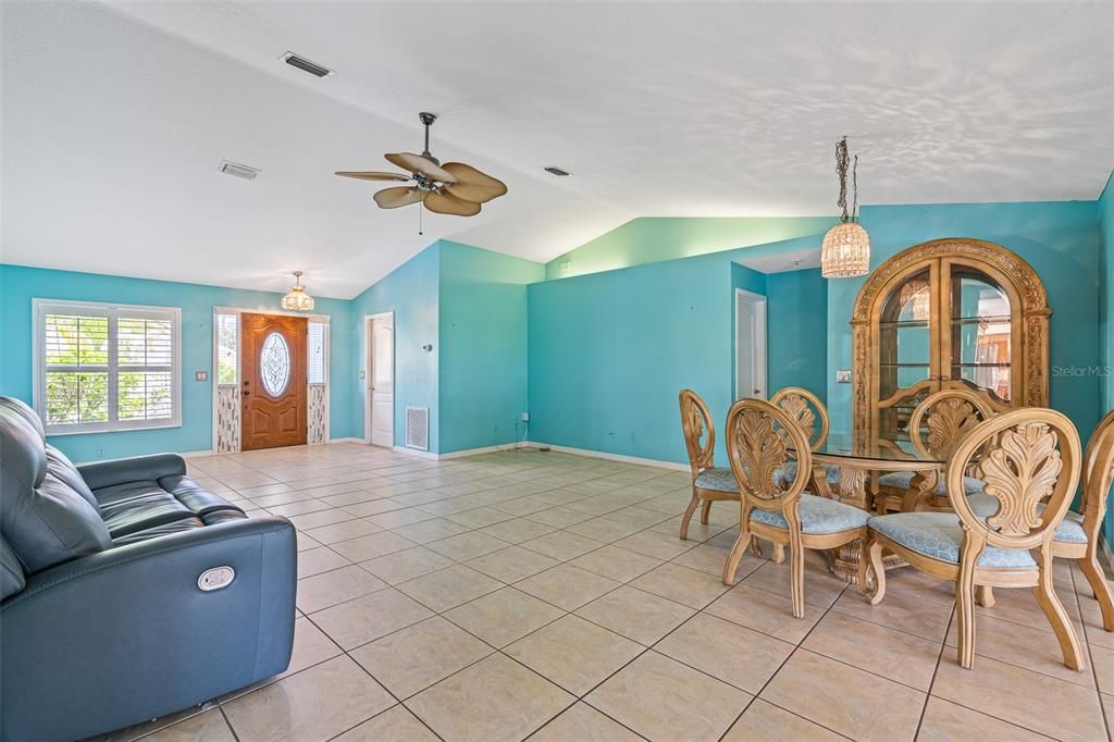 Active With Contract: $344,900 (3 beds, 2 baths, 1861 Square Feet)