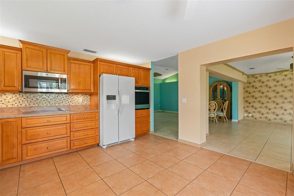 Active With Contract: $344,900 (3 beds, 2 baths, 1861 Square Feet)