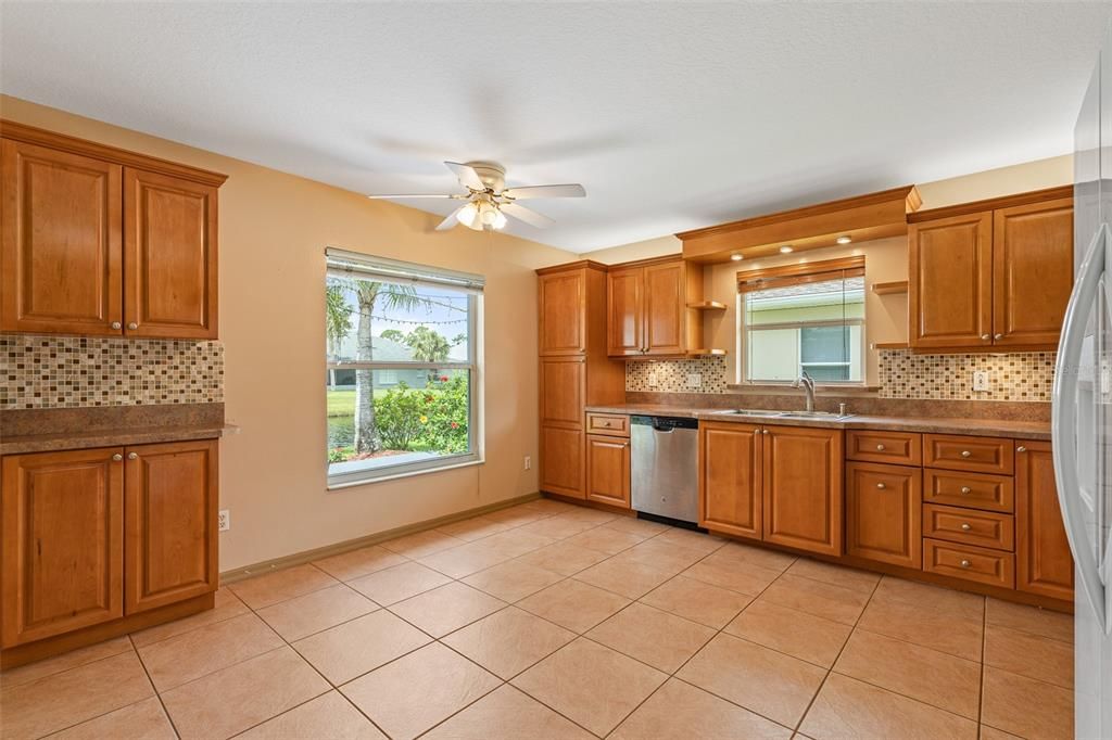 Active With Contract: $344,900 (3 beds, 2 baths, 1861 Square Feet)