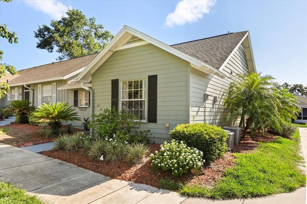 На продажу: $199,000 (2 спален, 2 ванн, 980 Квадратных фут)