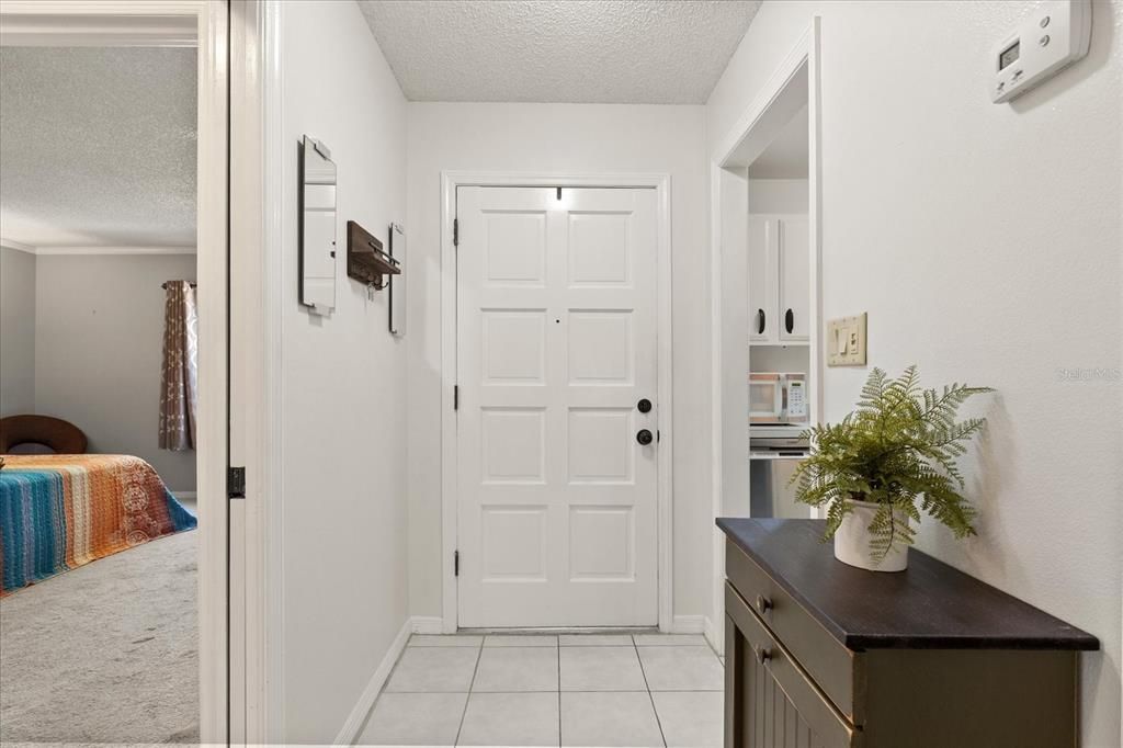 На продажу: $199,000 (2 спален, 2 ванн, 980 Квадратных фут)