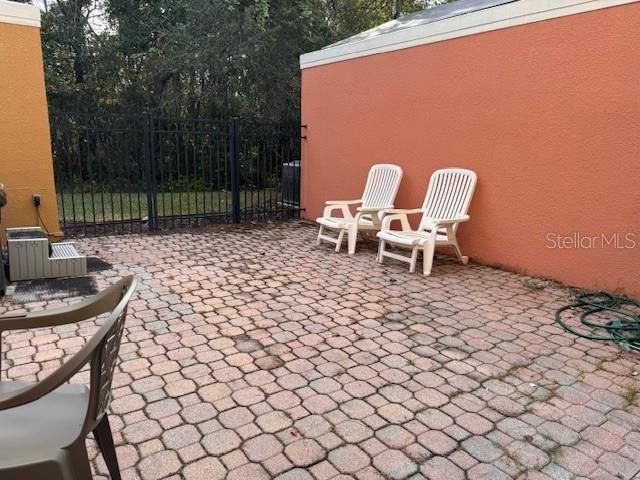 For Sale: $275,000 (3 beds, 2 baths, 1286 Square Feet)