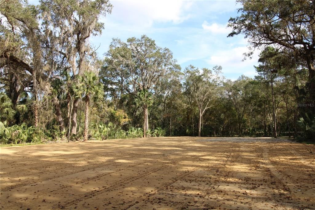 最近售出: $95,000 (1.11 acres)