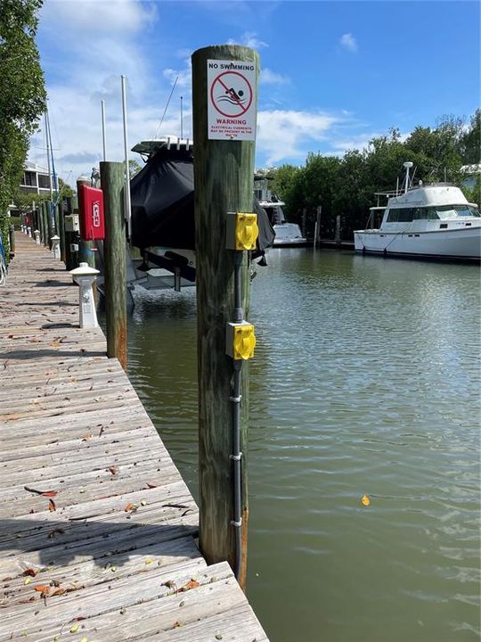 出租: $4,990 (2 贝兹, 2 浴室, 1304 平方英尺)