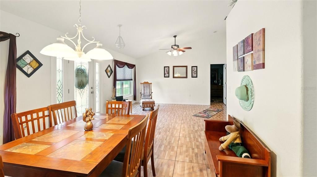 待售: $455,000 (3 贝兹, 2 浴室, 1955 平方英尺)