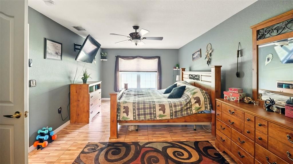 待售: $455,000 (3 贝兹, 2 浴室, 1955 平方英尺)