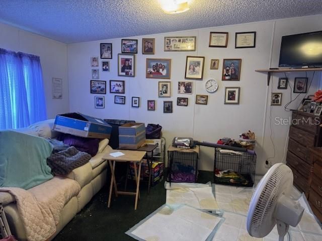 待售: $250,000 (4 贝兹, 2 浴室, 2356 平方英尺)