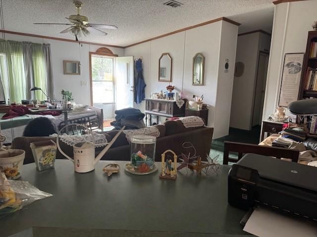 待售: $250,000 (4 贝兹, 2 浴室, 2356 平方英尺)