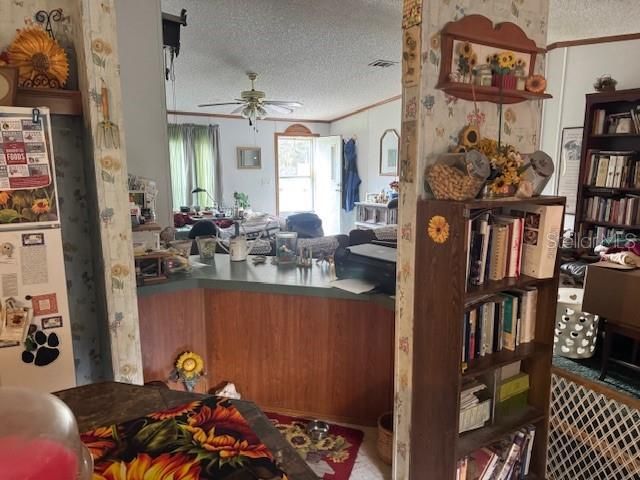 待售: $250,000 (4 贝兹, 2 浴室, 2356 平方英尺)