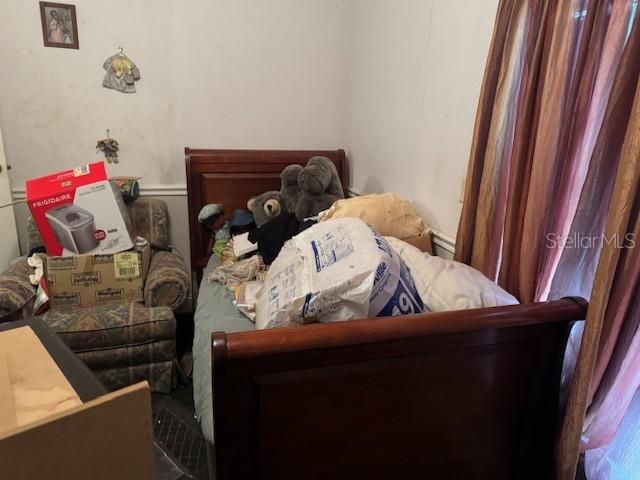 待售: $250,000 (4 贝兹, 2 浴室, 2356 平方英尺)