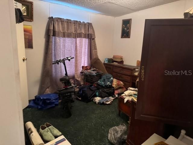 待售: $250,000 (4 贝兹, 2 浴室, 2356 平方英尺)