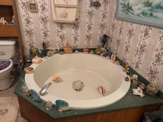 待售: $250,000 (4 贝兹, 2 浴室, 2356 平方英尺)