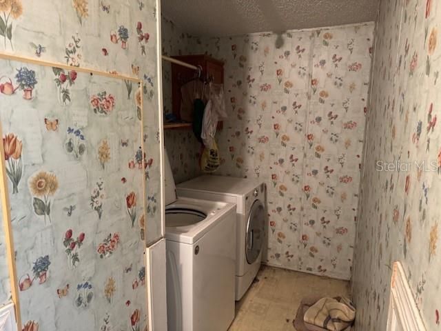 待售: $250,000 (4 贝兹, 2 浴室, 2356 平方英尺)