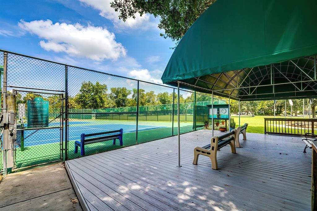 合同活跃: $660,000 (3 贝兹, 2 浴室, 1758 平方英尺)