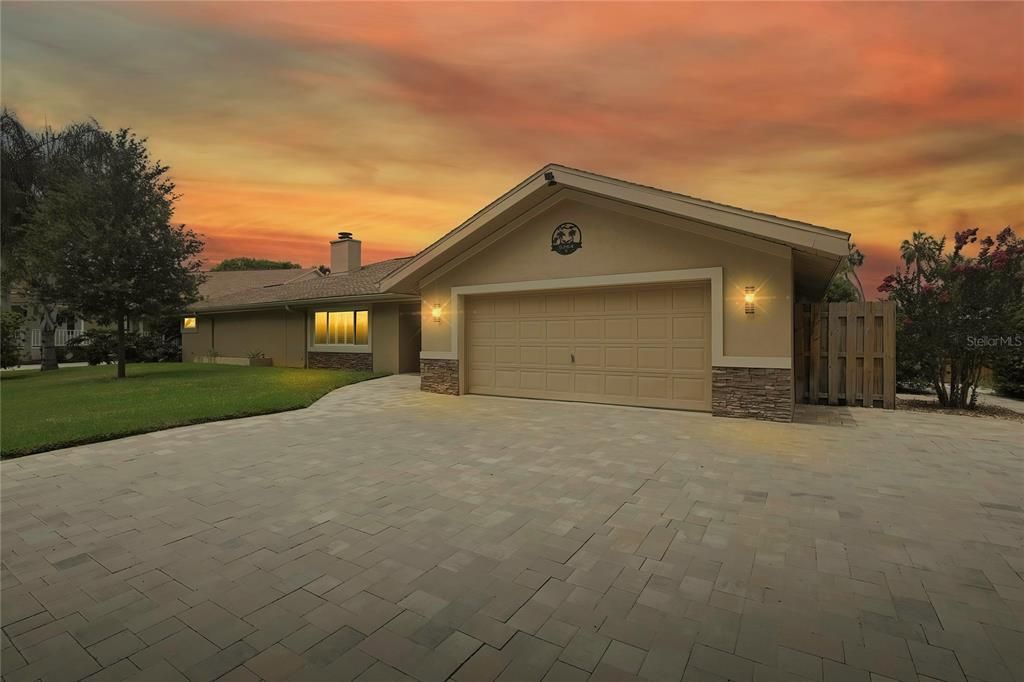 合同活跃: $660,000 (3 贝兹, 2 浴室, 1758 平方英尺)