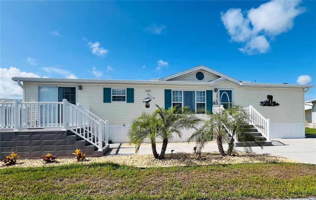 Recently Sold: $165,000 (3 beds, 2 baths, 1404 Square Feet)