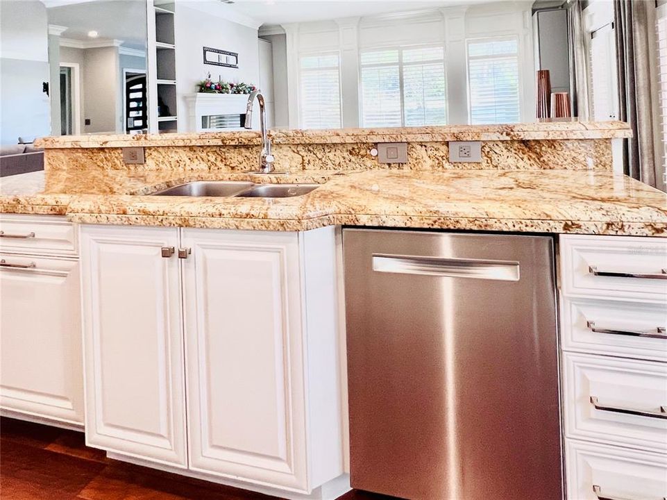 For Rent: $12,000 (5 beds, 4 baths, 4417 Square Feet)