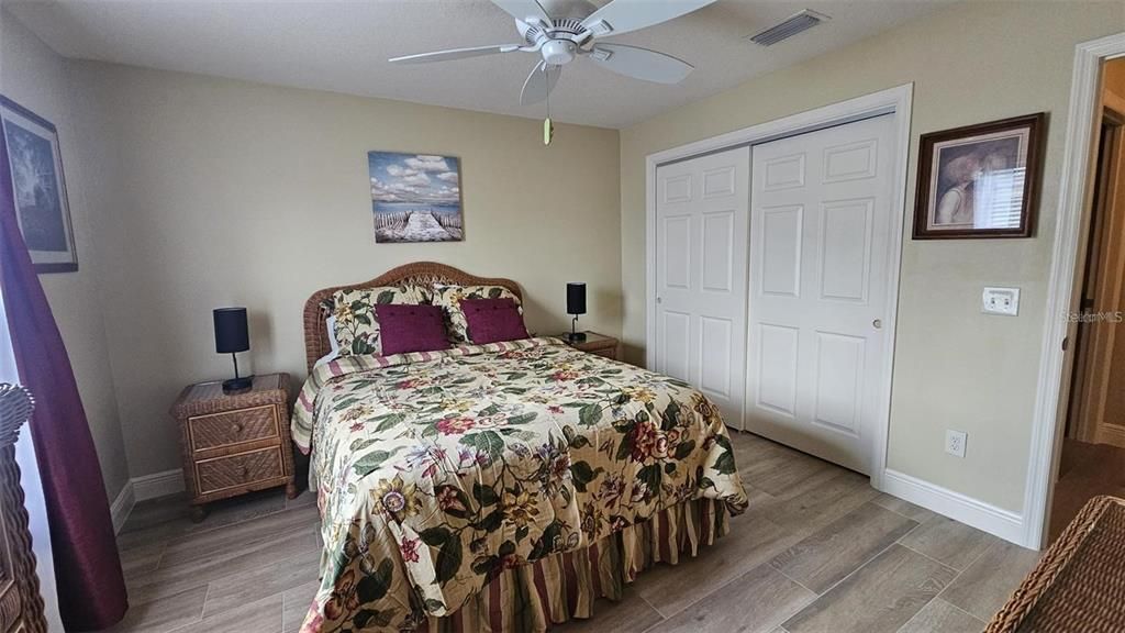 Activo con contrato: $2,275 (2 camas, 2 baños, 1156 Pies cuadrados)