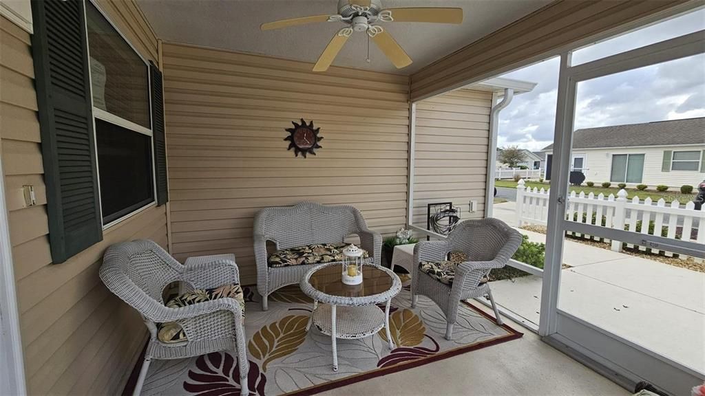 Activo con contrato: $2,275 (2 camas, 2 baños, 1156 Pies cuadrados)