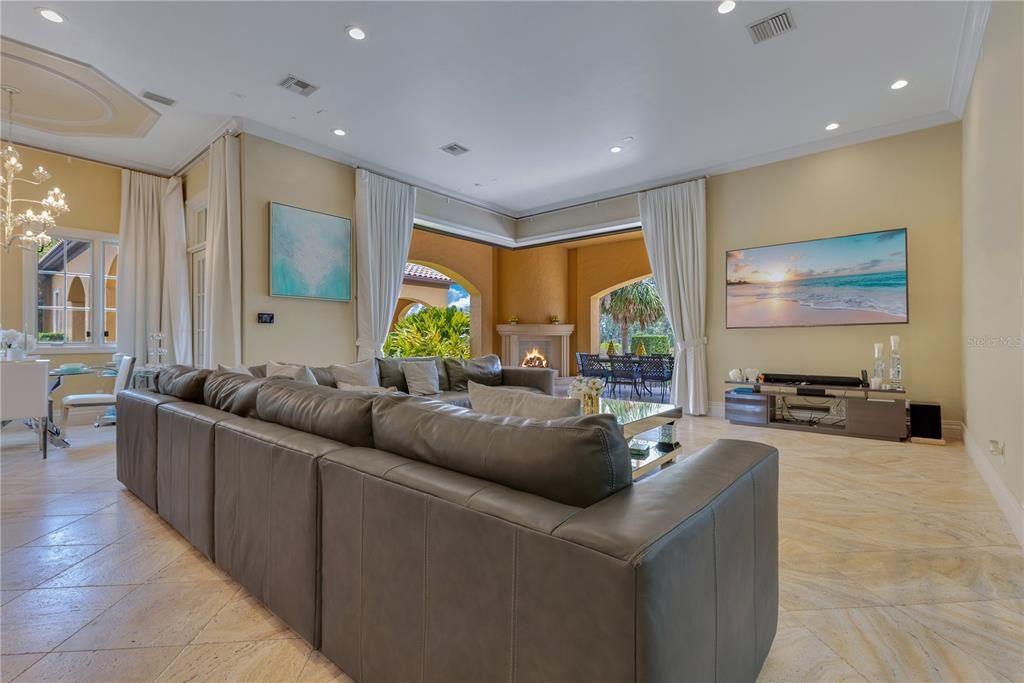 For Sale: $6,799,000 (5 beds, 5 baths, 8443 Square Feet)