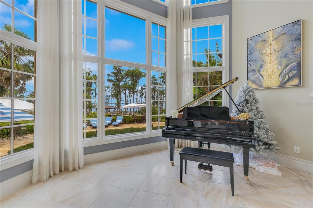 For Sale: $6,799,000 (5 beds, 5 baths, 8443 Square Feet)