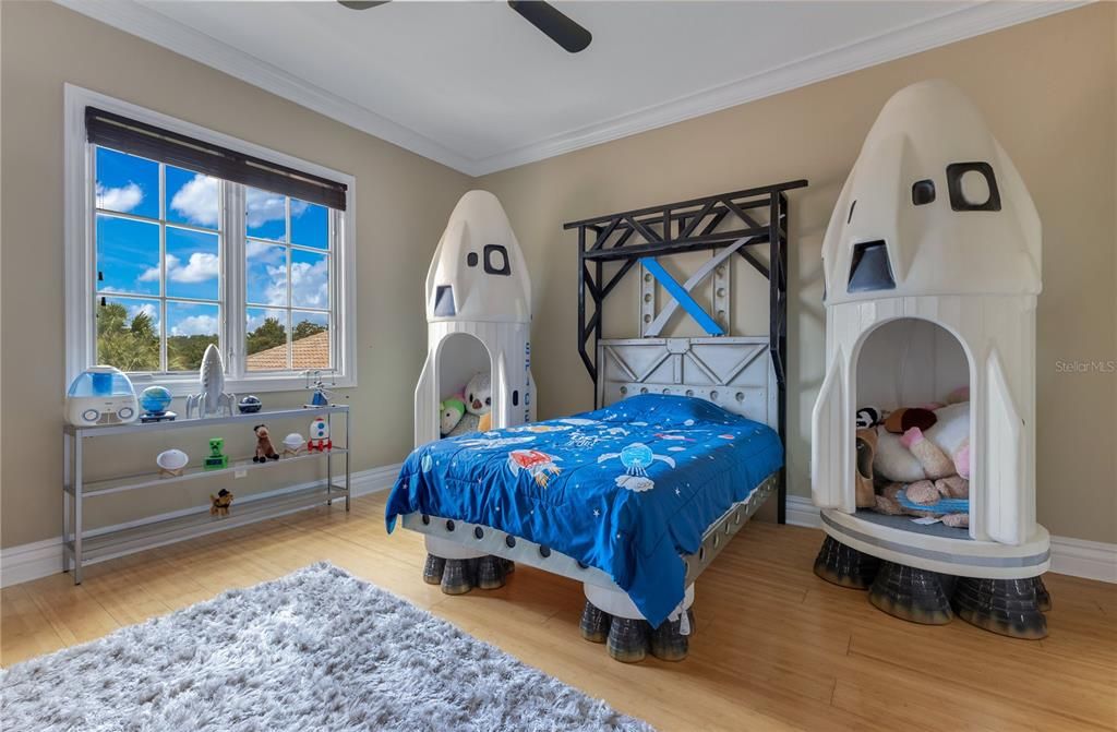 For Sale: $6,799,000 (5 beds, 5 baths, 8443 Square Feet)