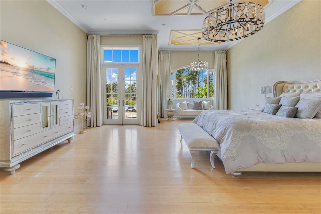 For Sale: $6,799,000 (5 beds, 5 baths, 8443 Square Feet)