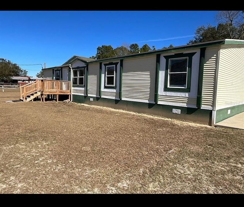 Recently Sold: $215,000 (4 beds, 2 baths, 1920 Square Feet)