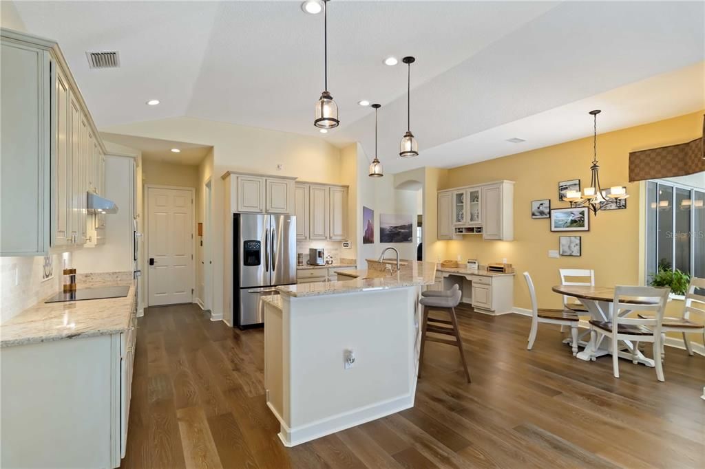 Active With Contract: $948,000 (4 beds, 3 baths, 3022 Square Feet)