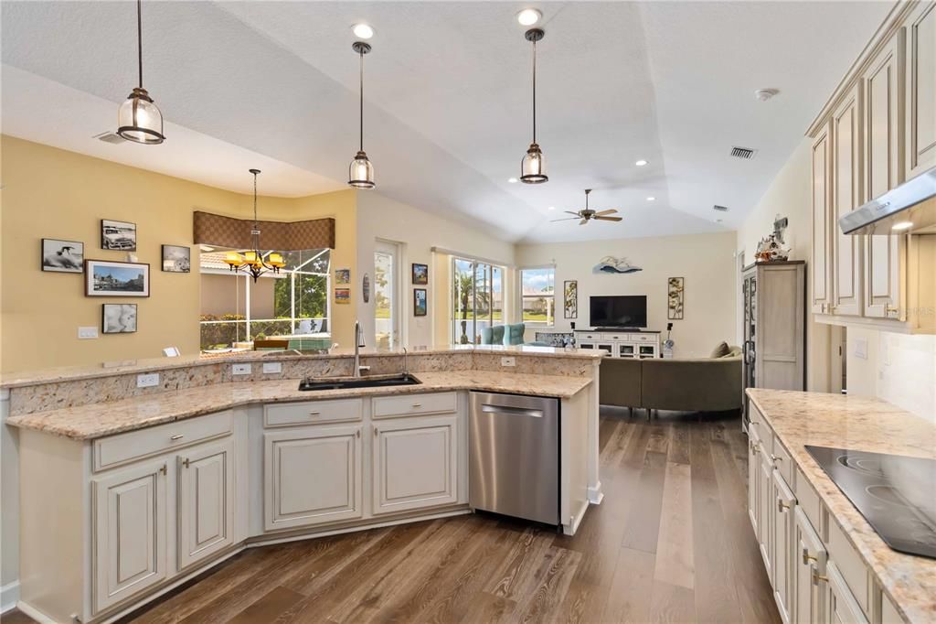 Active With Contract: $948,000 (4 beds, 3 baths, 3022 Square Feet)