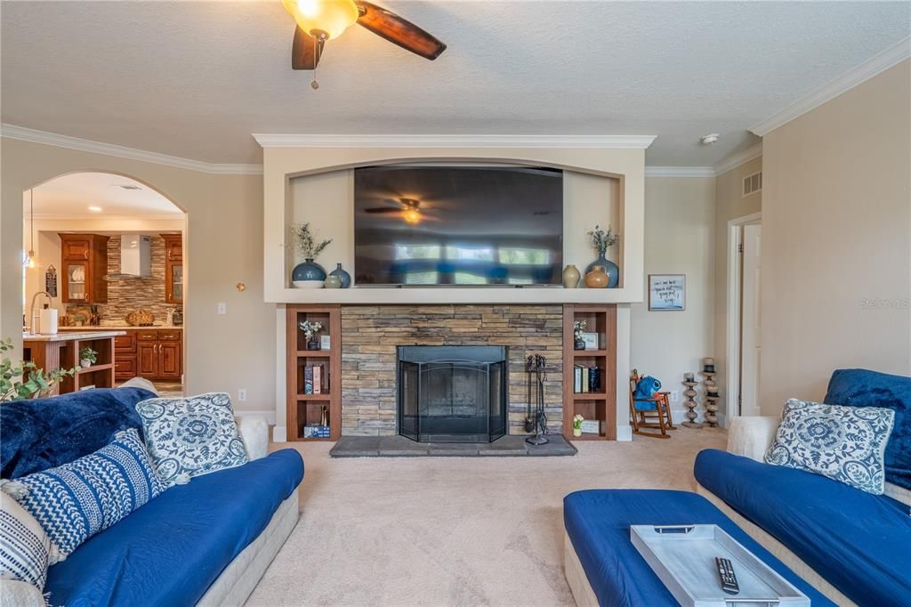 En Venta: $395,900 (3 camas, 2 baños, 2352 Pies cuadrados)