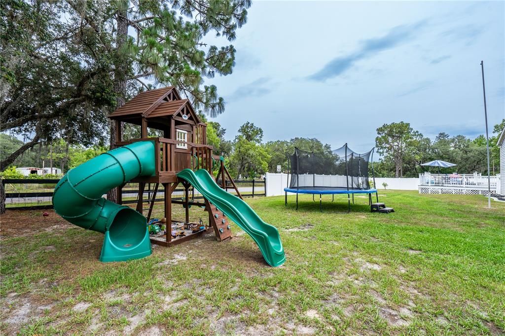 En Venta: $395,900 (3 camas, 2 baños, 2352 Pies cuadrados)