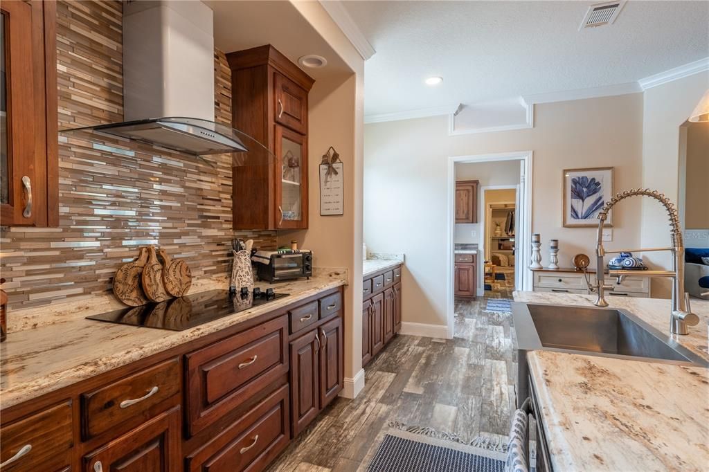 En Venta: $395,900 (3 camas, 2 baños, 2352 Pies cuadrados)