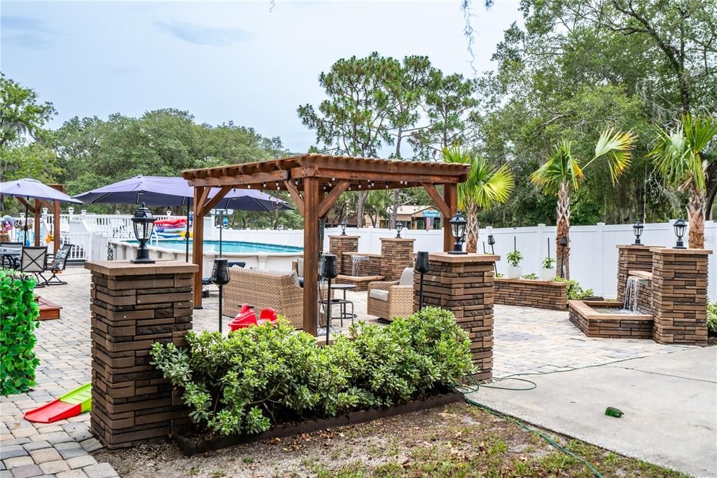 En Venta: $395,900 (3 camas, 2 baños, 2352 Pies cuadrados)